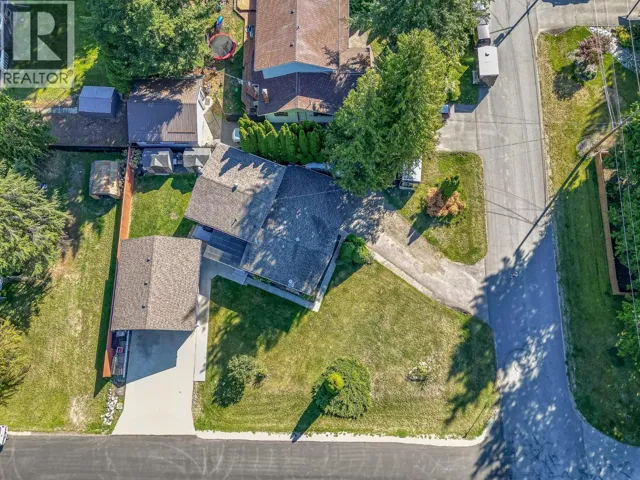 602 Maple Street, Sicamous, British Columbia V0E2V1
