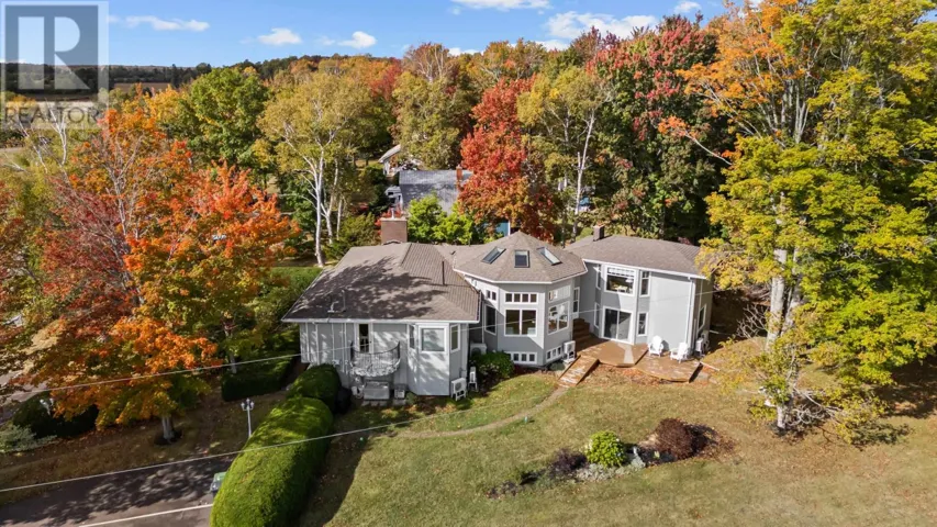 203 Ferry Road, Cornwall, Prince Edward Island C0A1H4