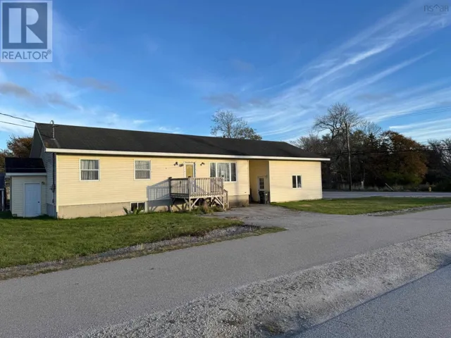 59 Clements Avenue, Yarmouth, Nova Scotia B5A2L8