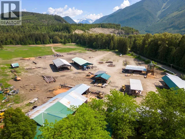 209 LARDEAU RIVER Road, Meadow Creek, British Columbia V0G1N0