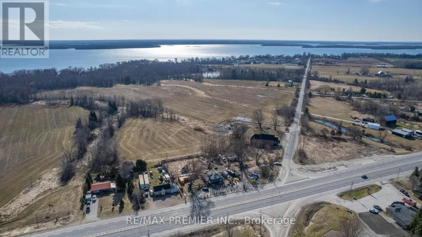 8665 HWY 11, Severn (West Shore), Ontario L3V6H3