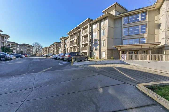 215 45567 YALE ROAD, Chilliwack, British Columbia V2P0B2