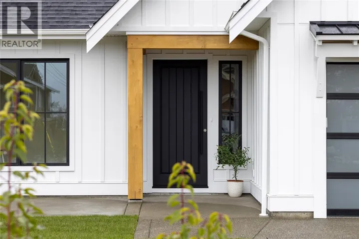 327 Wisteria St, Parksville, British Columbia V9P1E1