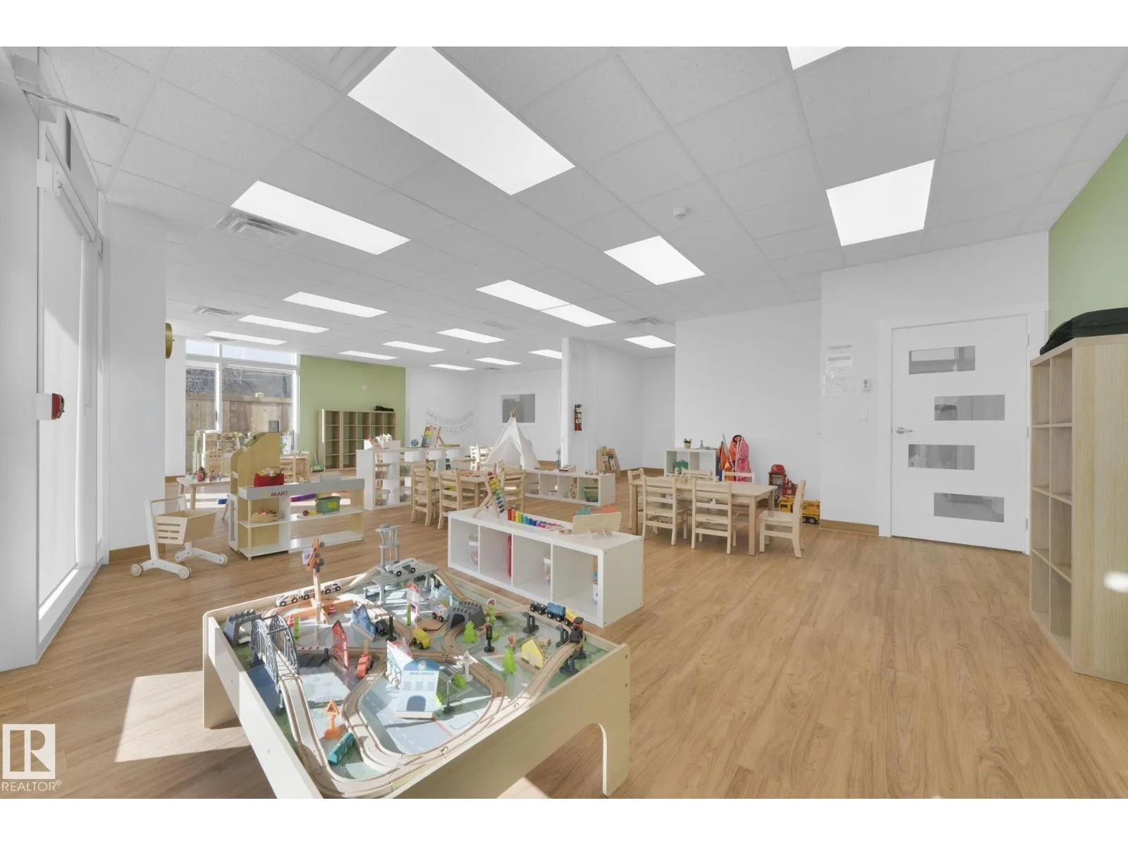 Commercial Sale For Sale