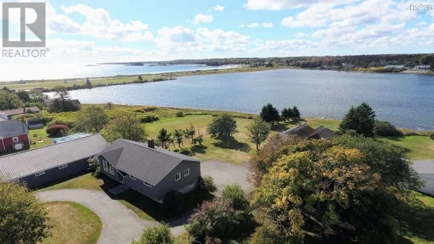 41 HOWE Street, Lockeport, Nova Scotia B0T1L0