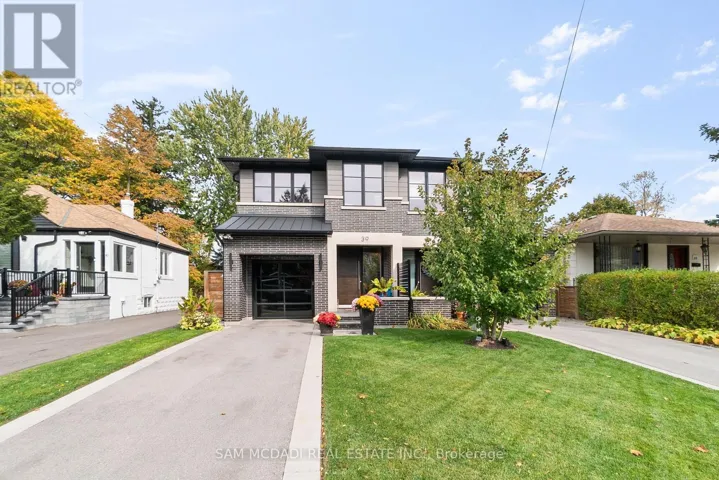 39 OAKWOOD AVENUE N, Mississauga (Port Credit), Ontario L5G3L8
