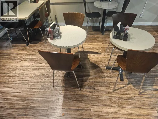 1890 Cooper Road Unit# 1, Kelowna, British Columbia V1Y8B7