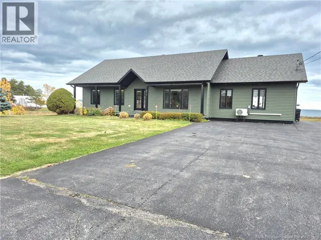 615 Rue Principale, Pointe-Verte, New Brunswick E8J2P7