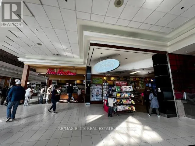 125 - 70 EGLINTON SQUARE, Toronto (Clairlea-Birchmount), Ontario M1L2K1