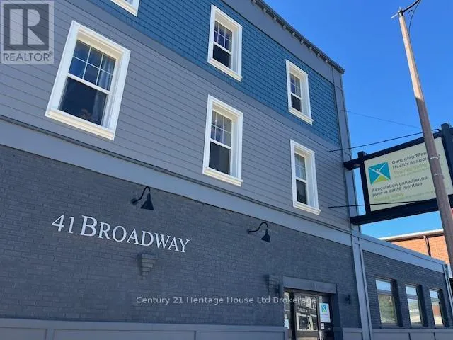41 BROADWAY STREET, Tillsonburg, Ontario N4G3P4