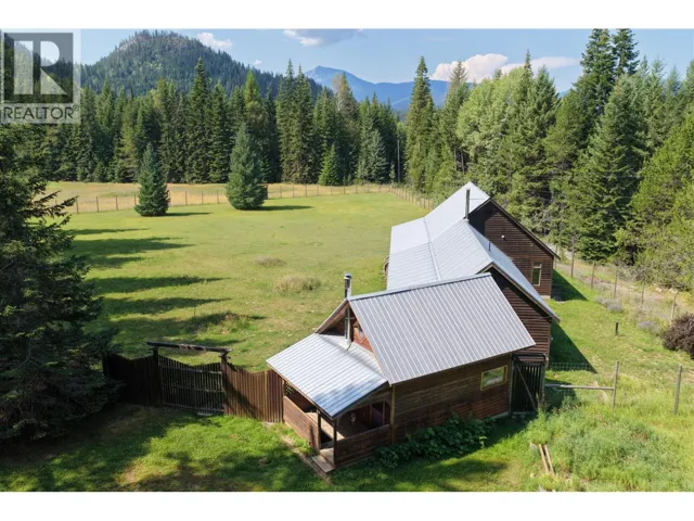 152 Talbot Road, Nelway, British Columbia V0G1Z0