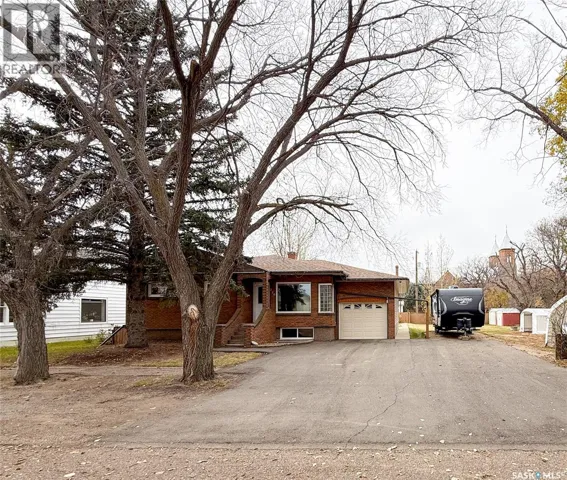 220 1st STREET W, Ponteix, Saskatchewan S0N1Z0