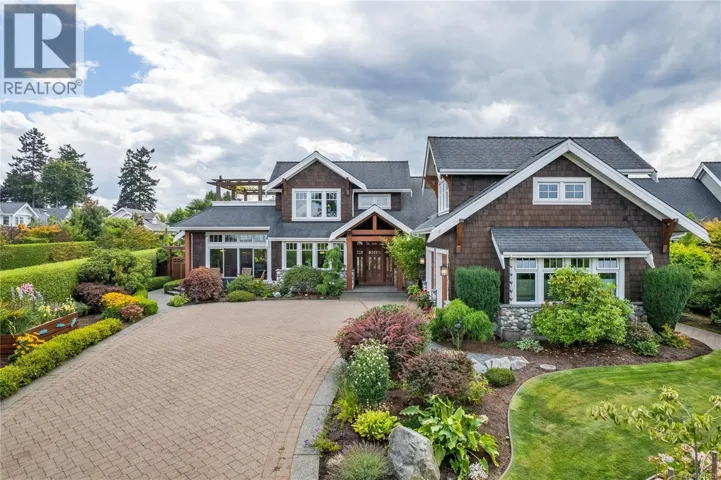 942 Bluffs Dr, Qualicum Beach, British Columbia V9K0A2