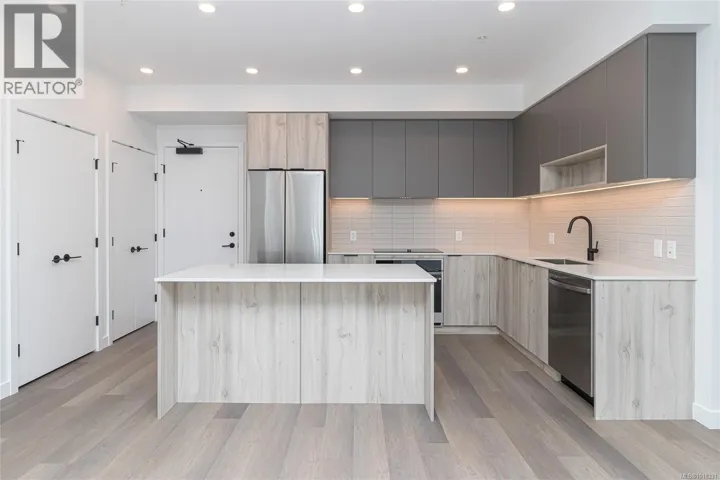 312 3564B Ryder Hesjedal Way, Colwood, British Columbia V9C0V4
