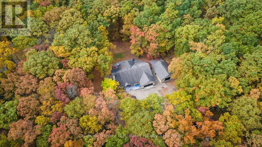 9862 LAKESHORE DRIVE, Lambton Shores (Grand Bend), Ontario N0M1T0