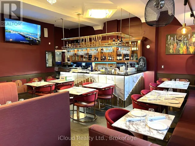 231 LAKESHORE ROAD E, Mississauga (Port Credit), Ontario L5G1G8