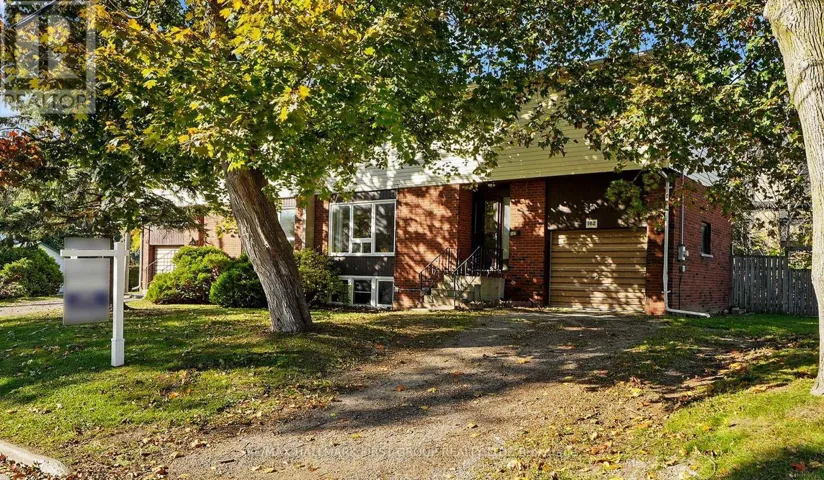 158/162 QUEEN STREET, Cobourg, Ontario K9A4T8