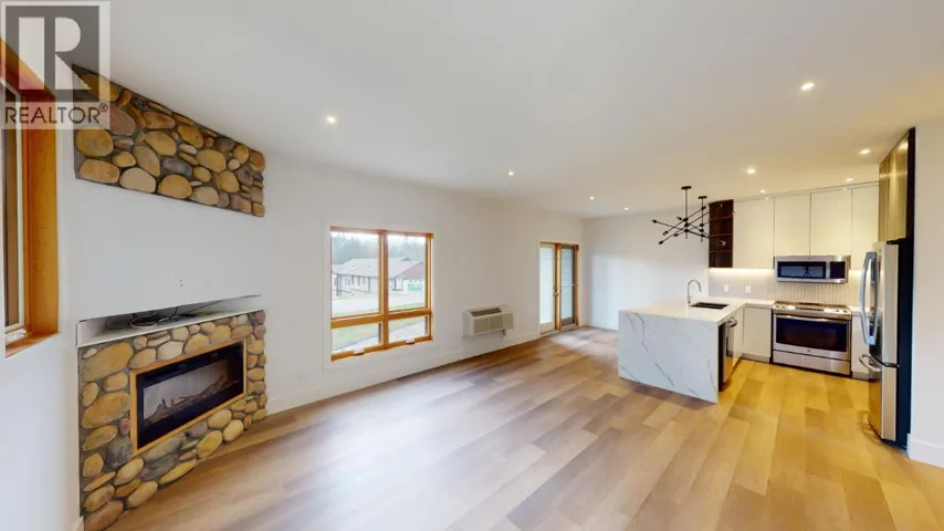 7291 PROSPECTOR Avenue Unit# 401, Radium Hot Springs, British Columbia V0A1M0