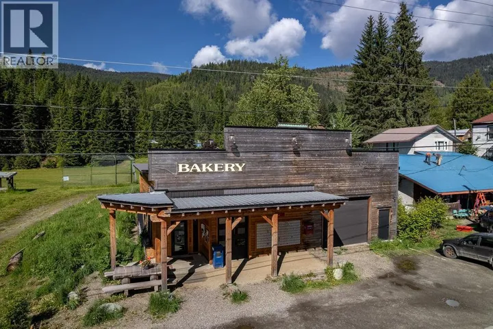 7114 1ST Avenue, Ymir, British Columbia V0G2K0