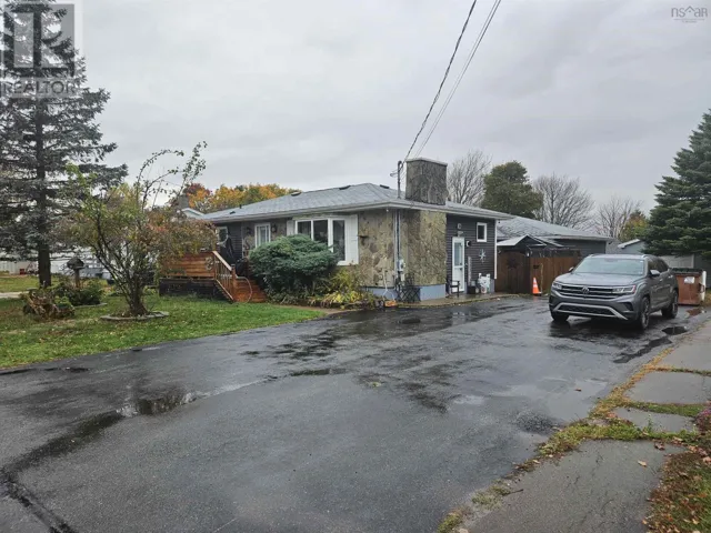 16 Rogers Avenue, Amherst, Nova Scotia B4H2J7