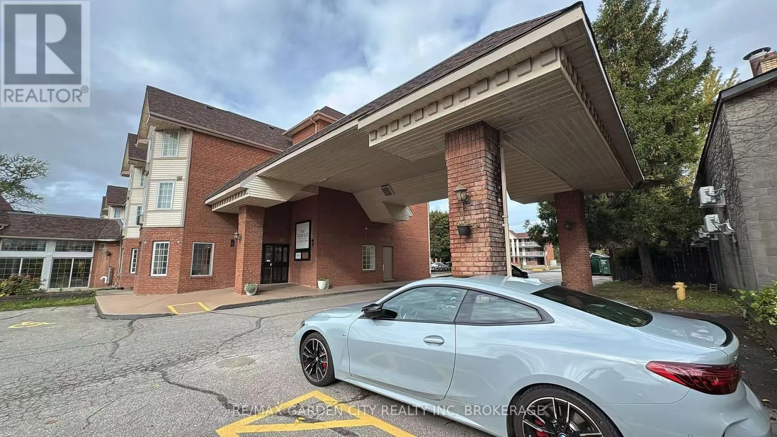 Commercial Sale For Sale