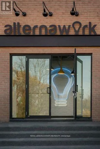 700 - 2115 SOUTH SERVICE ROAD W, Oakville (QE Queen Elizabeth), Ontario L6L5W2