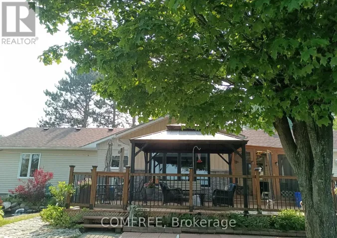 76 LAKE STREET, South Algonquin, Ontario K0J2M0