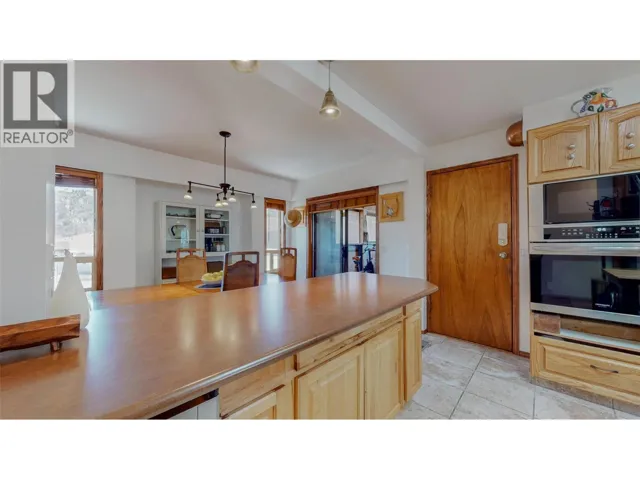 6940 Mountainview Drive, Oliver, British Columbia V0H1T0