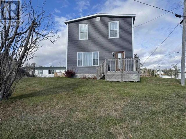37 Kent Street, Louisbourg, Nova Scotia B1C1G2