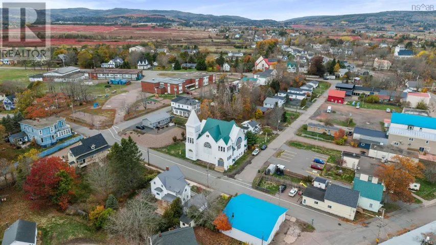 171 Queen Street, Parrsboro, Nova Scotia B0M1S0