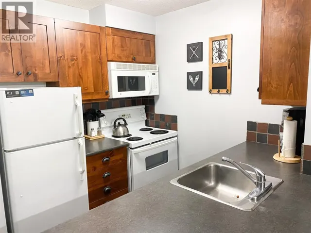 2070 Summit Drive Drive Unit# 306, Panorama, British Columbia V0A1T0