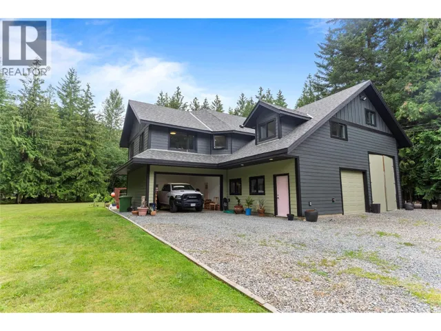 4037 Santa Road, Scotch Creek, British Columbia V0E1M5