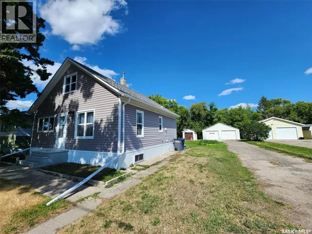 805 Pacific STREET, Grenfell, Saskatchewan S0G2B0