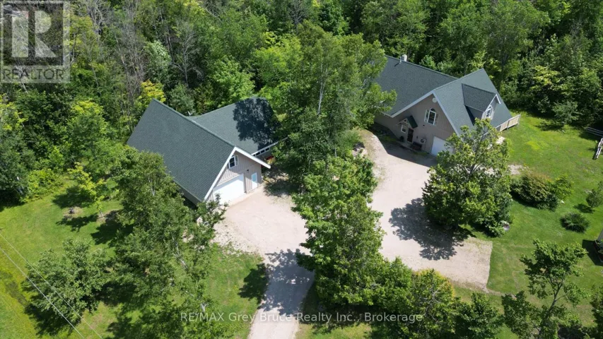 20 MAPLE DRIVE, Northern Bruce Peninsula, Ontario N0H1Z0