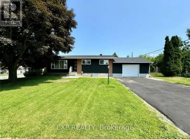 44 SHERRY LANE, Ottawa, Ontario K2G3L8