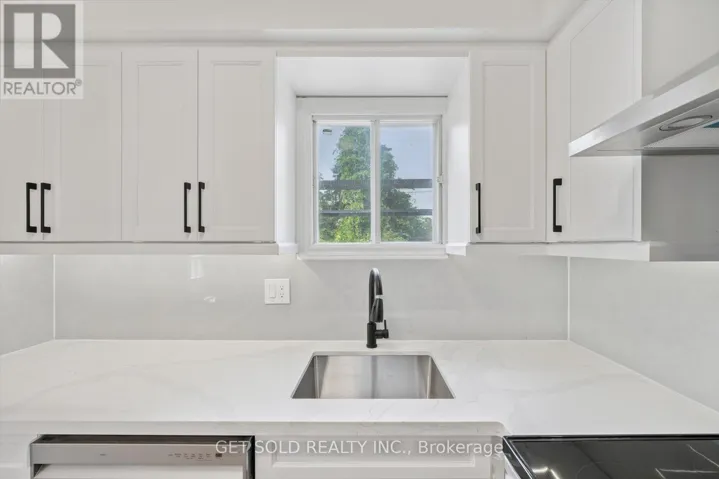 232 KOZLOV STREET, Barrie (West Bayfield), Ontario L4N7H6
