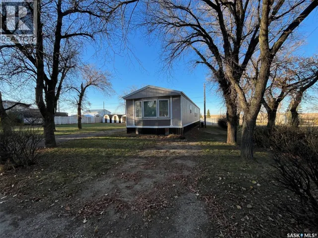 118 2 AVENUE E, Lafleche, Saskatchewan S0H2K0