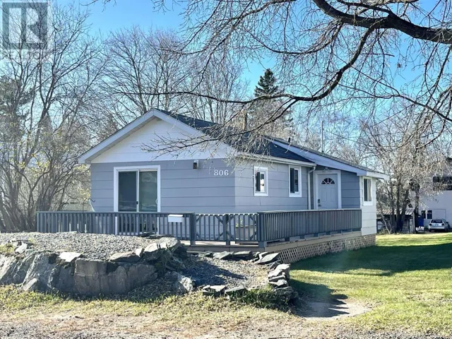 806 Sixth AVE S, Kenora, Ontario P9N2C9
