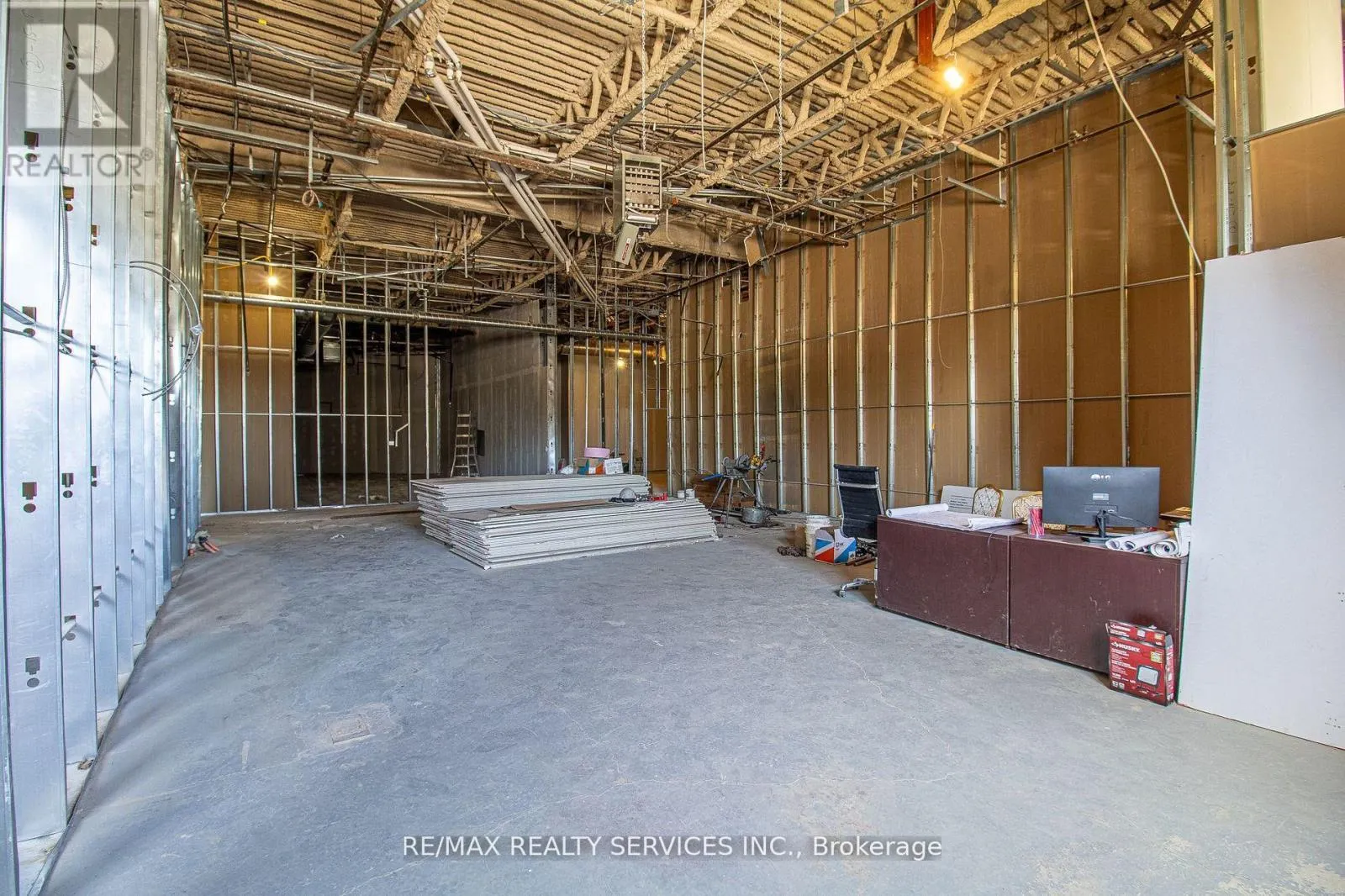 Commercial Sale For Sale