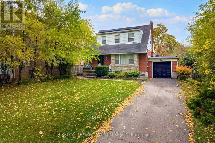 27 KING GEORGES DRIVE, Toronto (Beechborough-Greenbrook), Ontario M6M2H1