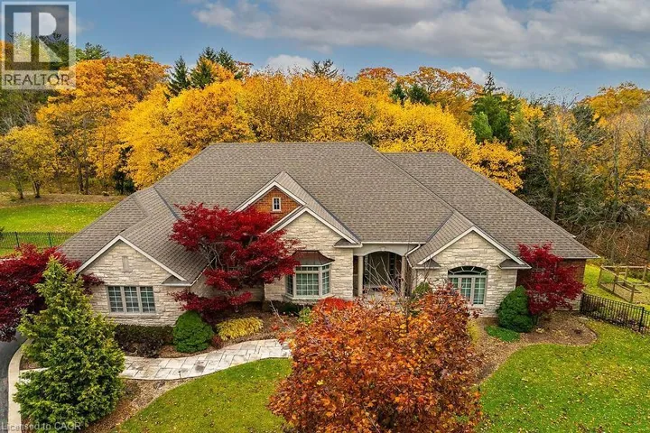 27 SUN Avenue, Dundas, Ontario L9H5A6