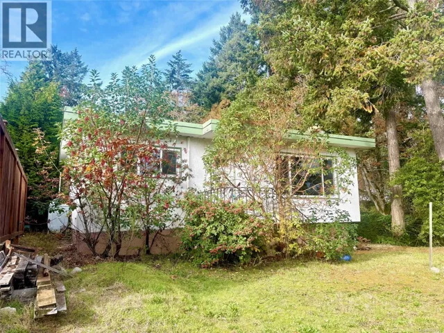 3904 Wilkinson Rd, Saanich, British Columbia V8Z5A2