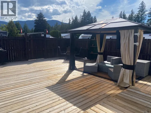 3844 Captain's Village Way Unit# 6, Scotch Creek, British Columbia V0E1M5