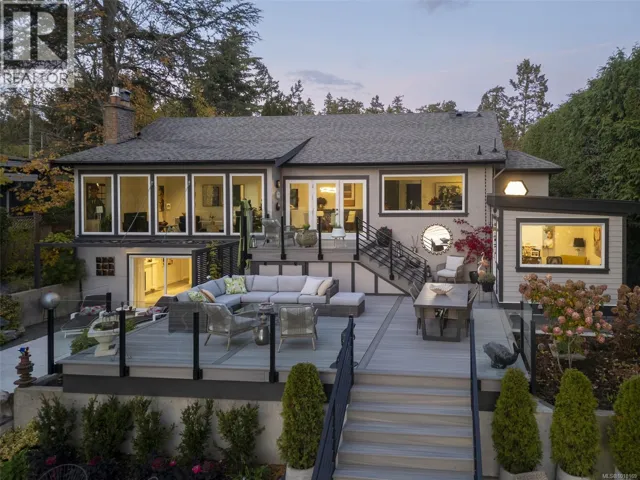 41 Tovey Cres, View Royal, British Columbia V9B1A4