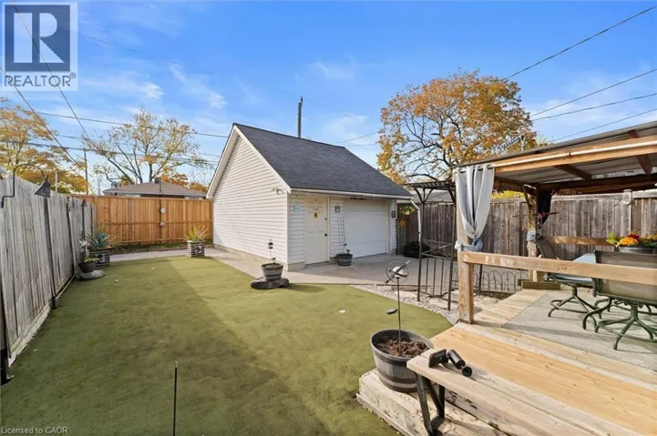 1743 ST LUKE Road, Windsor, Ontario N8Y3N7