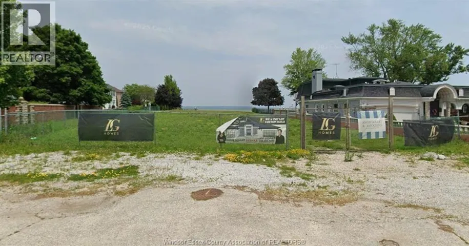 12042 RIVERSIDE DRIVE, Tecumseh, Ontario N8P1A9