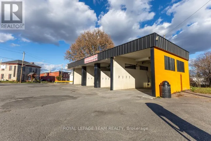 12 ELGIN STREET E, Arnprior, Ontario K7S1N3