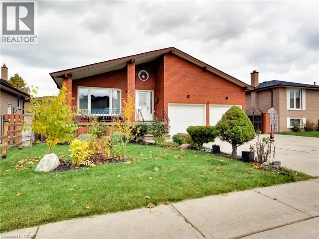 18 PAVAROTTI Court, Hamilton, Ontario L8G4P8