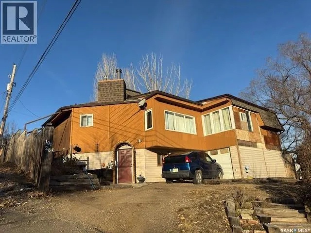 101 28th STREET, Battleford, Saskatchewan S0M0E0