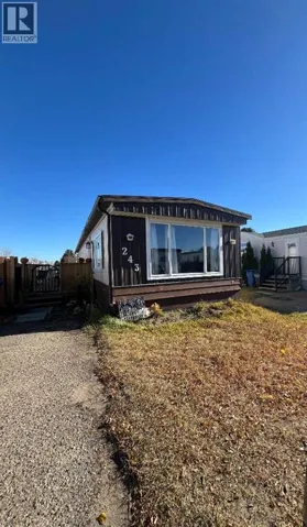 243 Fleet Street SW, Medicine Hat, Alberta T1A7Z4